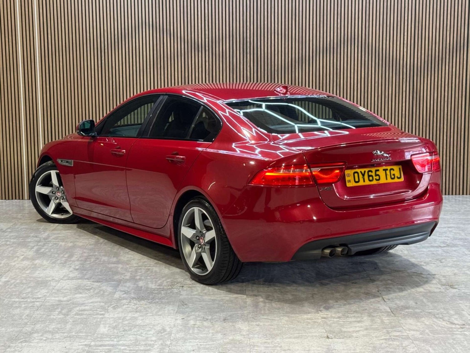 Used Jaguar XE 2015 for sale - 78172532: Photo 27