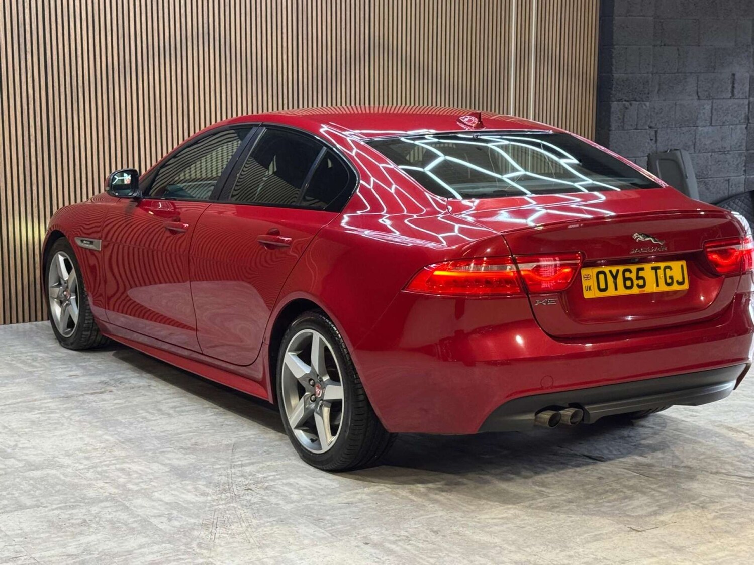 Used Jaguar XE 2015 for sale - 78172532: Photo 28