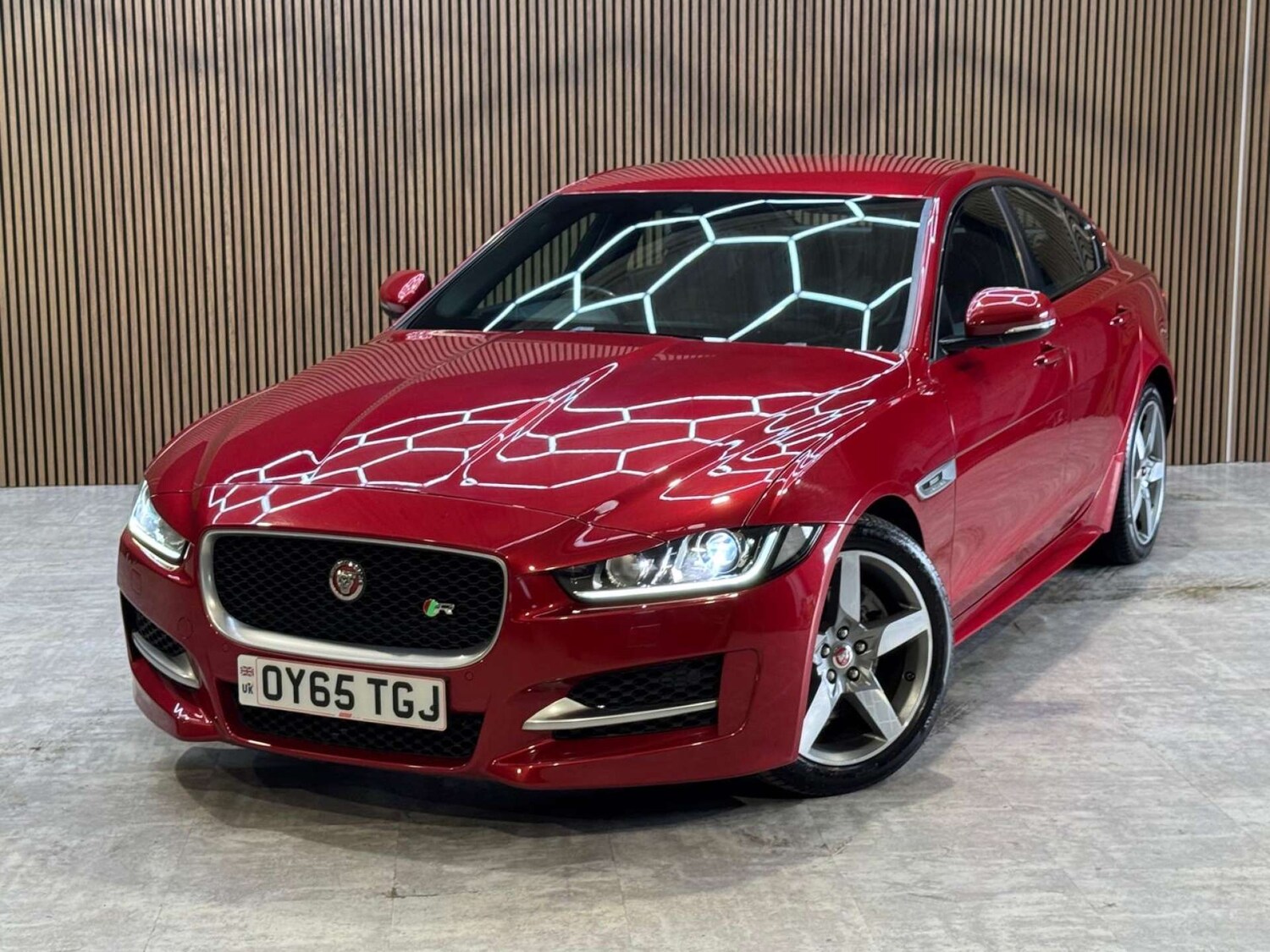 Used Jaguar XE 2015 for sale - 78172532: Photo 32