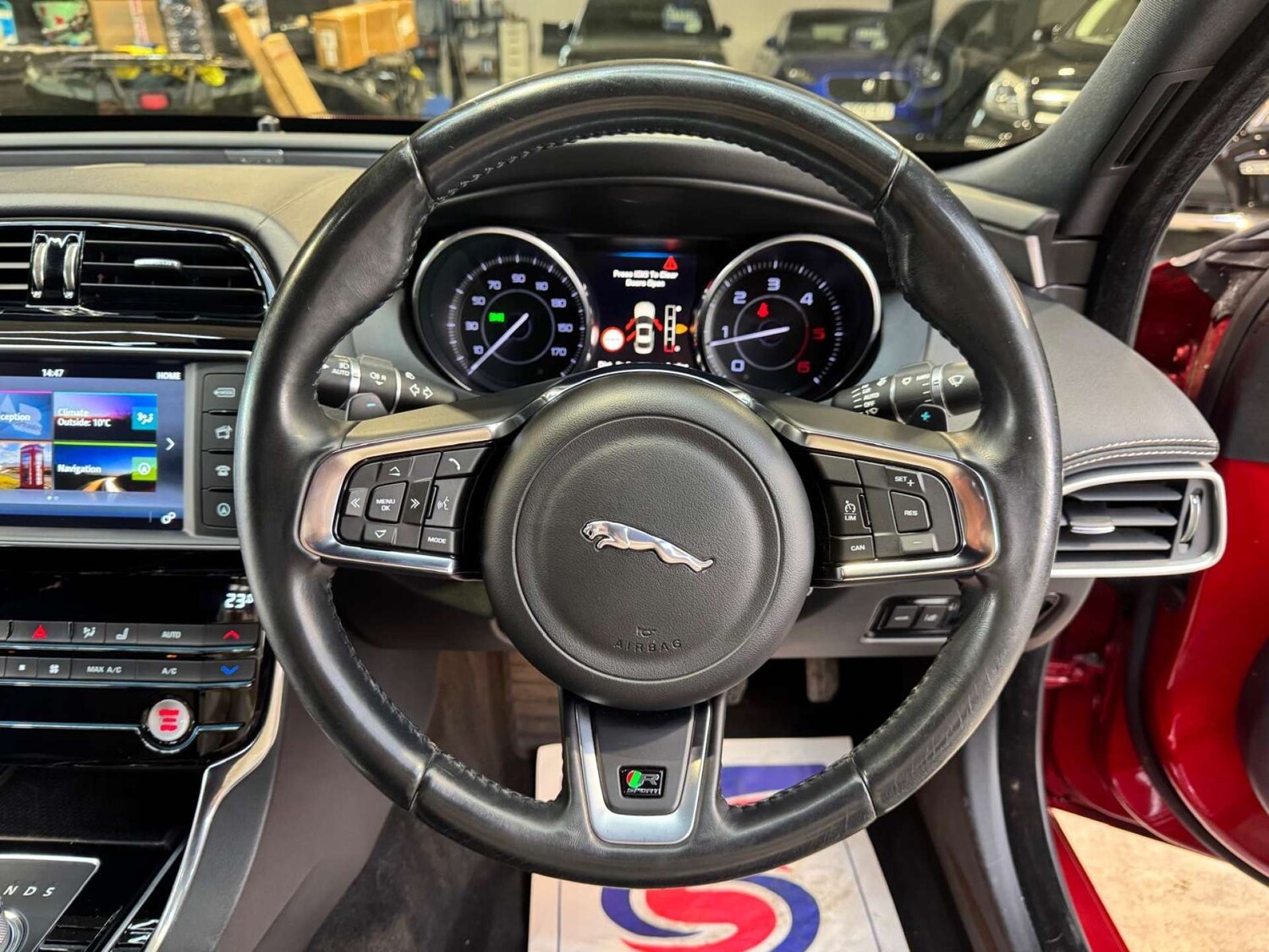 Used Jaguar XE 2015 for sale - 78172532: Photo 45