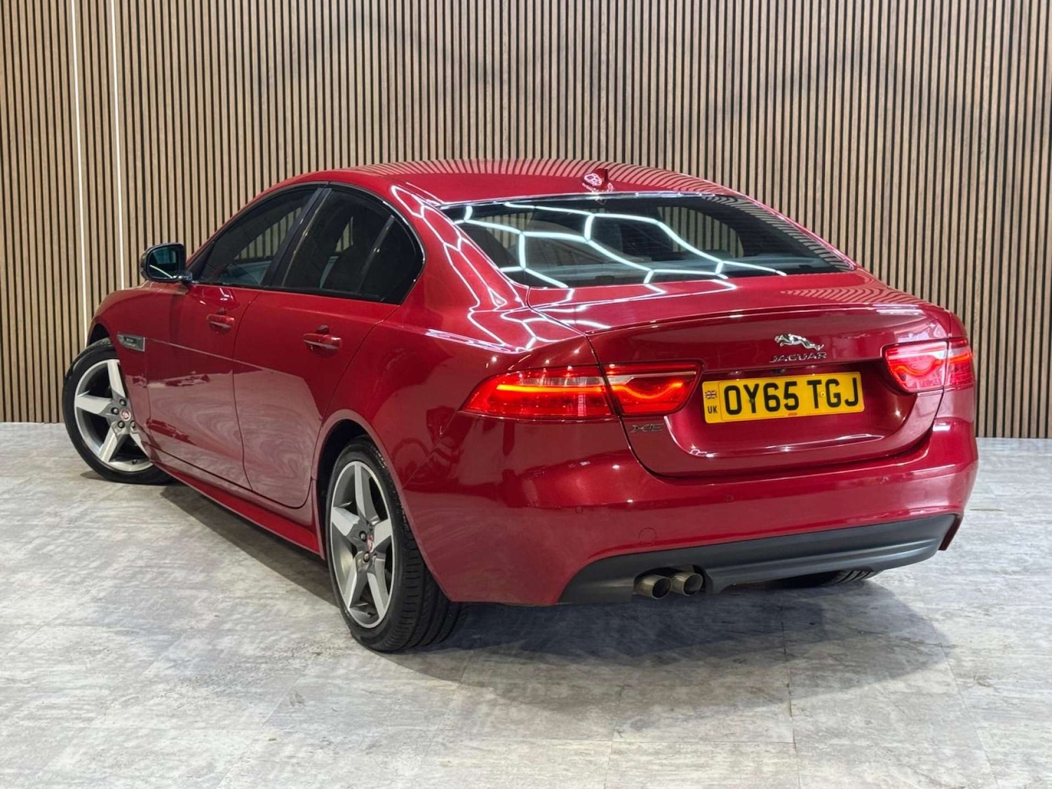 Used Jaguar XE 2015 for sale - 78172532: Photo 5