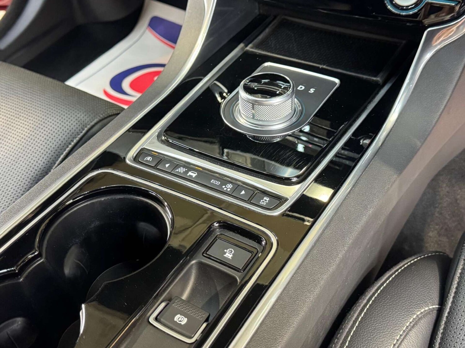 Used Jaguar XE 2015 for sale - 78172532: Photo 56