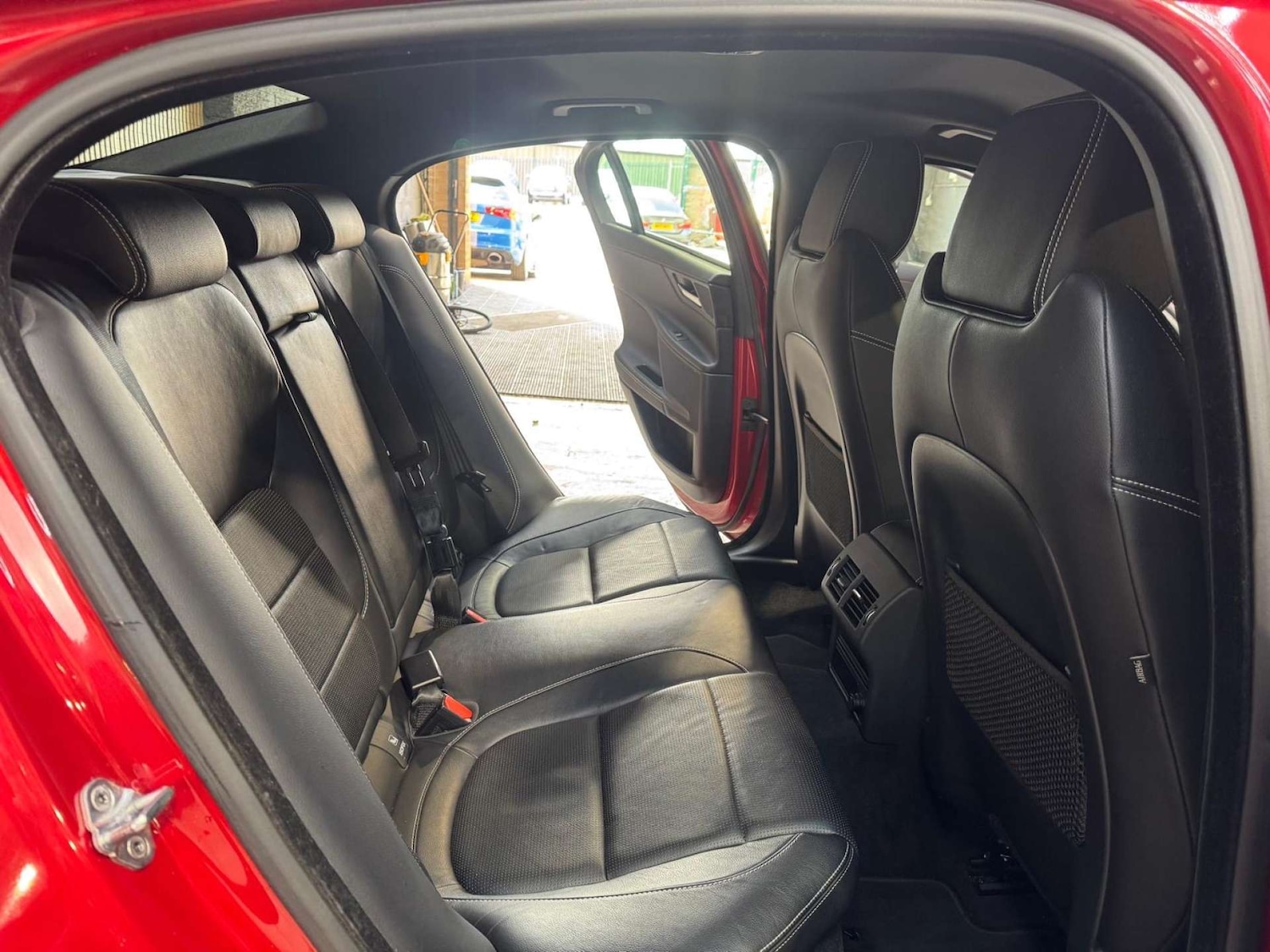 Used Jaguar XE 2015 for sale - 78172532: Photo 6