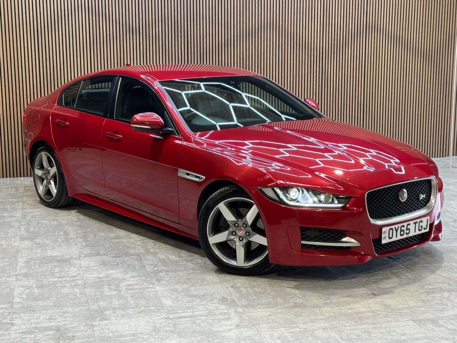 Used Jaguar XE 2015 for sale - 78172532: Photo 7