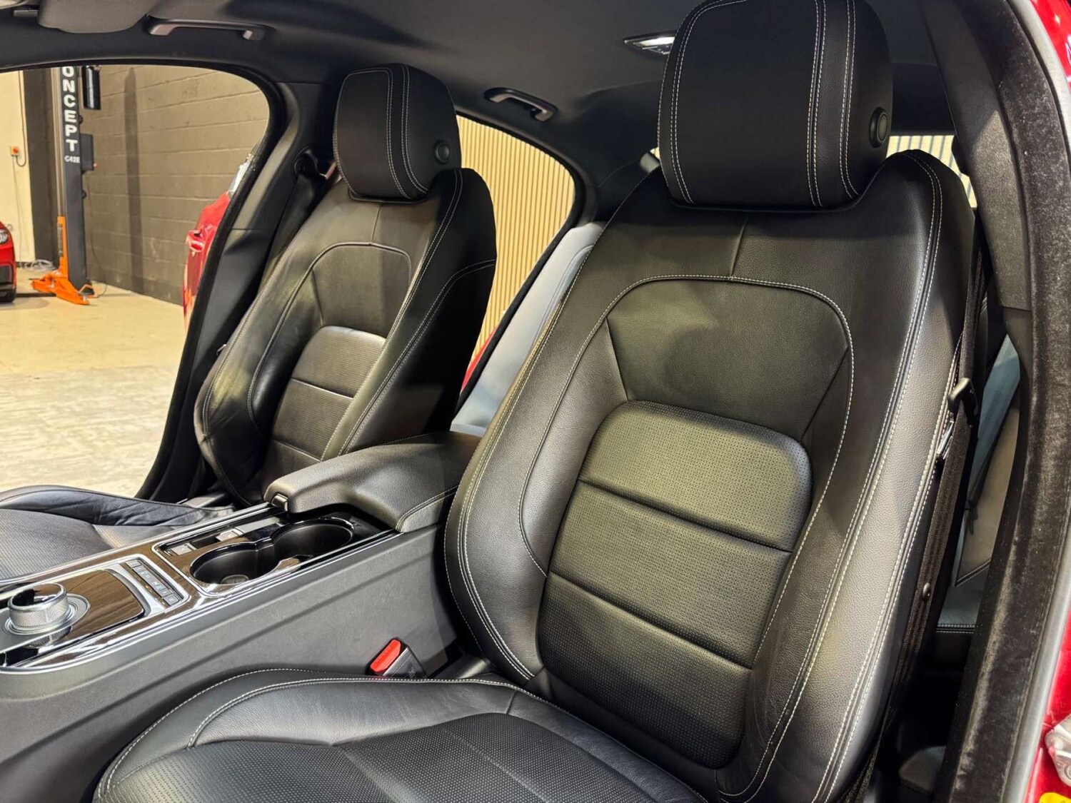 Used Jaguar XE 2015 for sale - 78172532: Photo 73