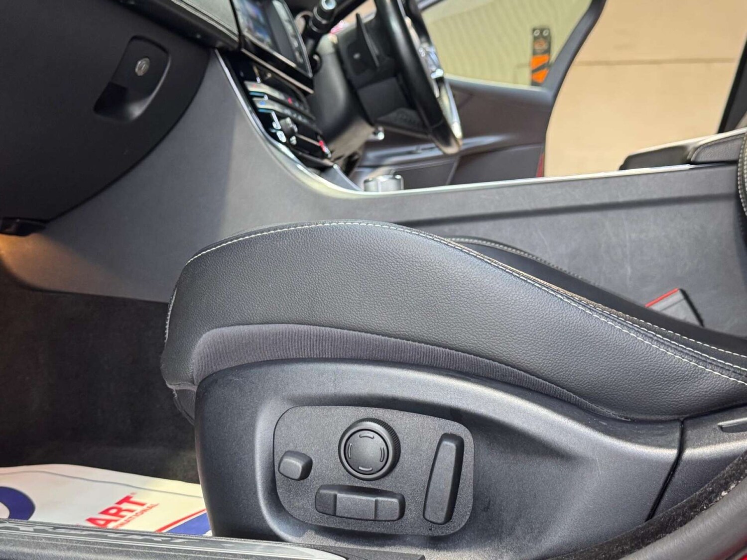 Used Jaguar XE 2015 for sale - 78172532: Photo 75