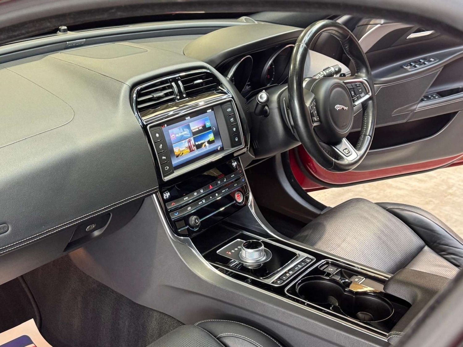 Used Jaguar XE 2015 for sale - 78172532: Photo 9