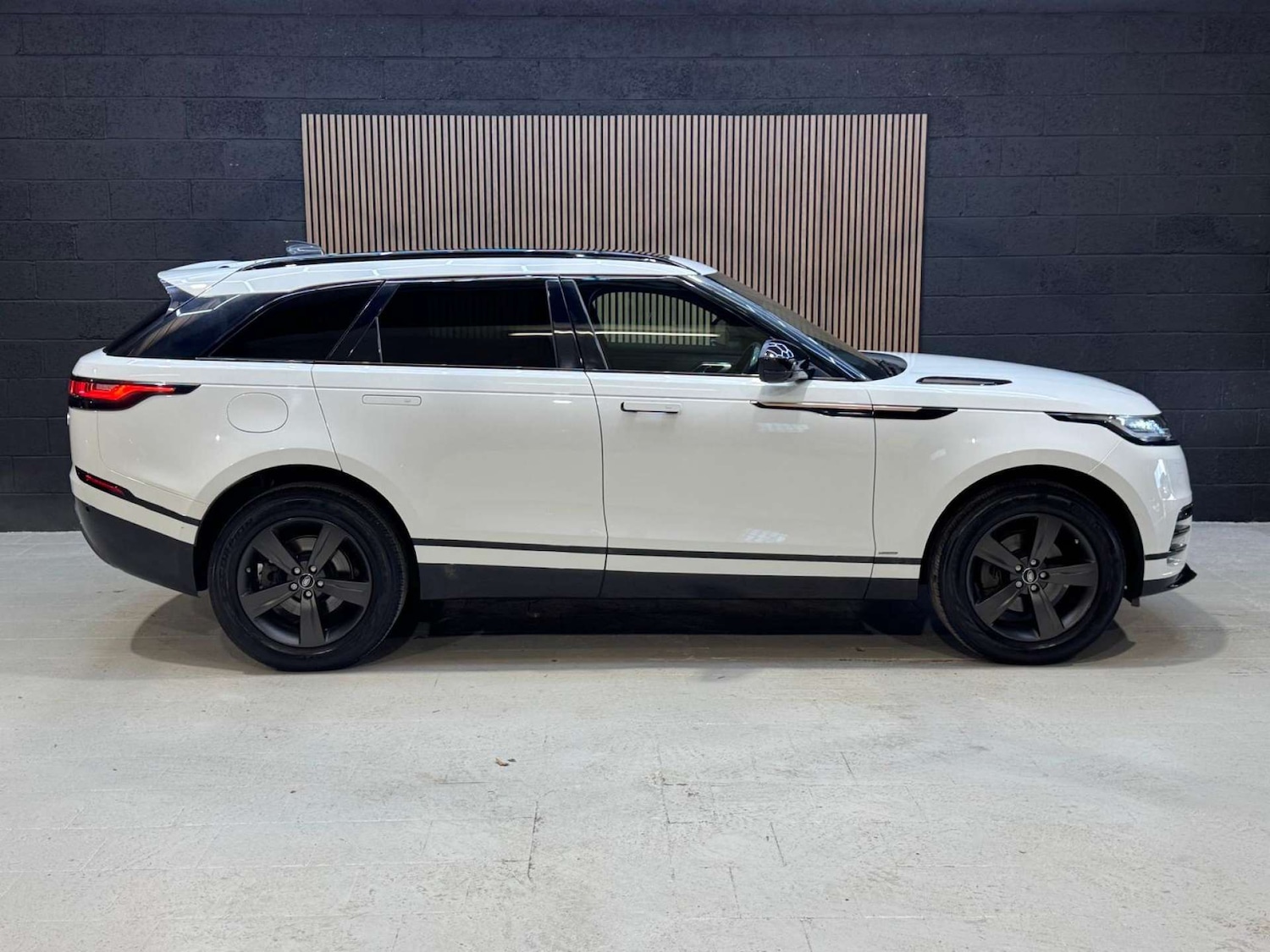 Used Land Rover Range Rover Velar 2018 for sale - 76681879: Photo 14