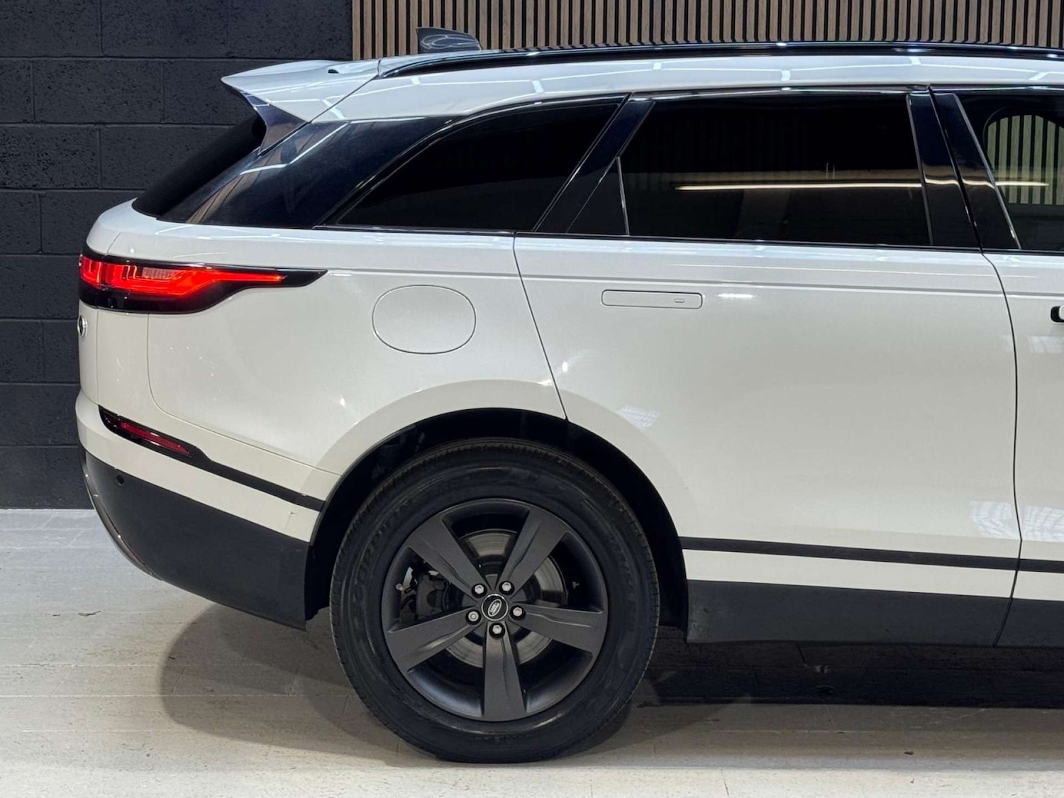 Used Land Rover Range Rover Velar 2018 for sale - 76681879: Photo 15