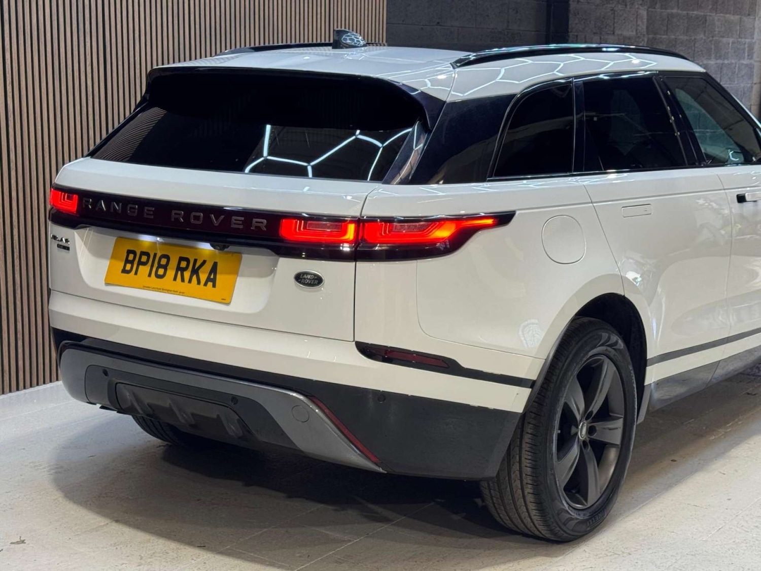 Used Land Rover Range Rover Velar 2018 for sale - 76681879: Photo 16