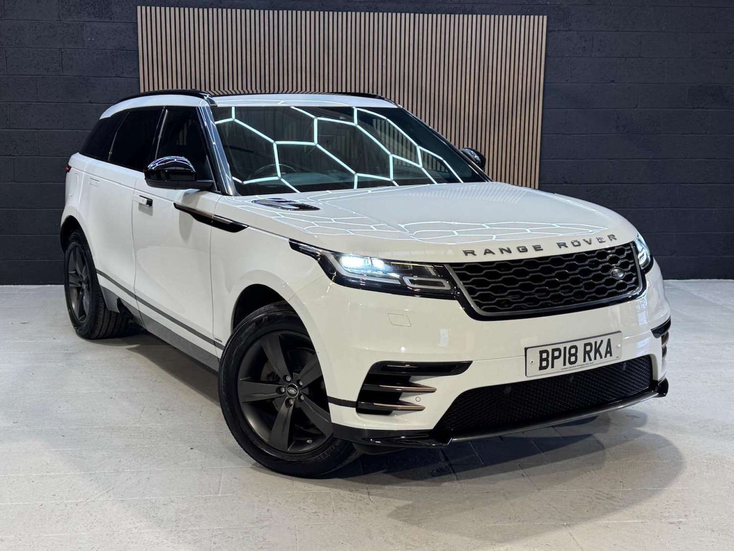 Used Land Rover Range Rover Velar 2018 for sale - 76681879: Photo 17