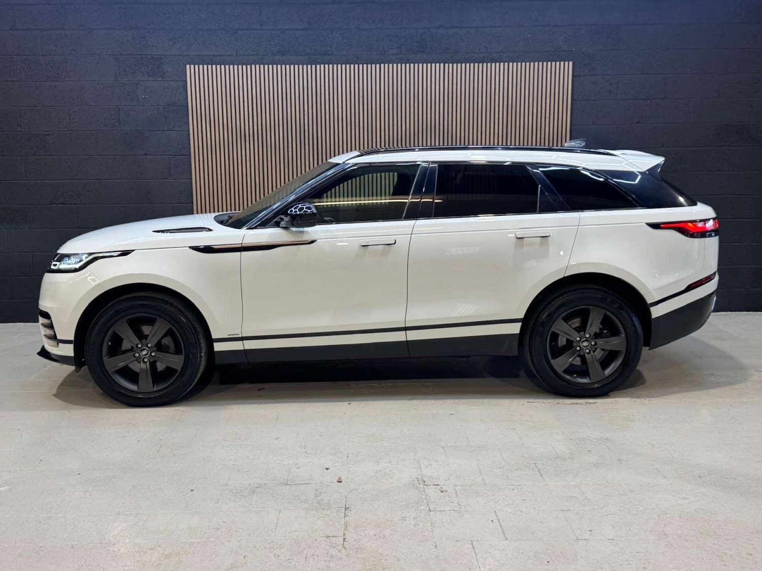 Used Land Rover Range Rover Velar 2018 for sale - 76681879: Photo 27