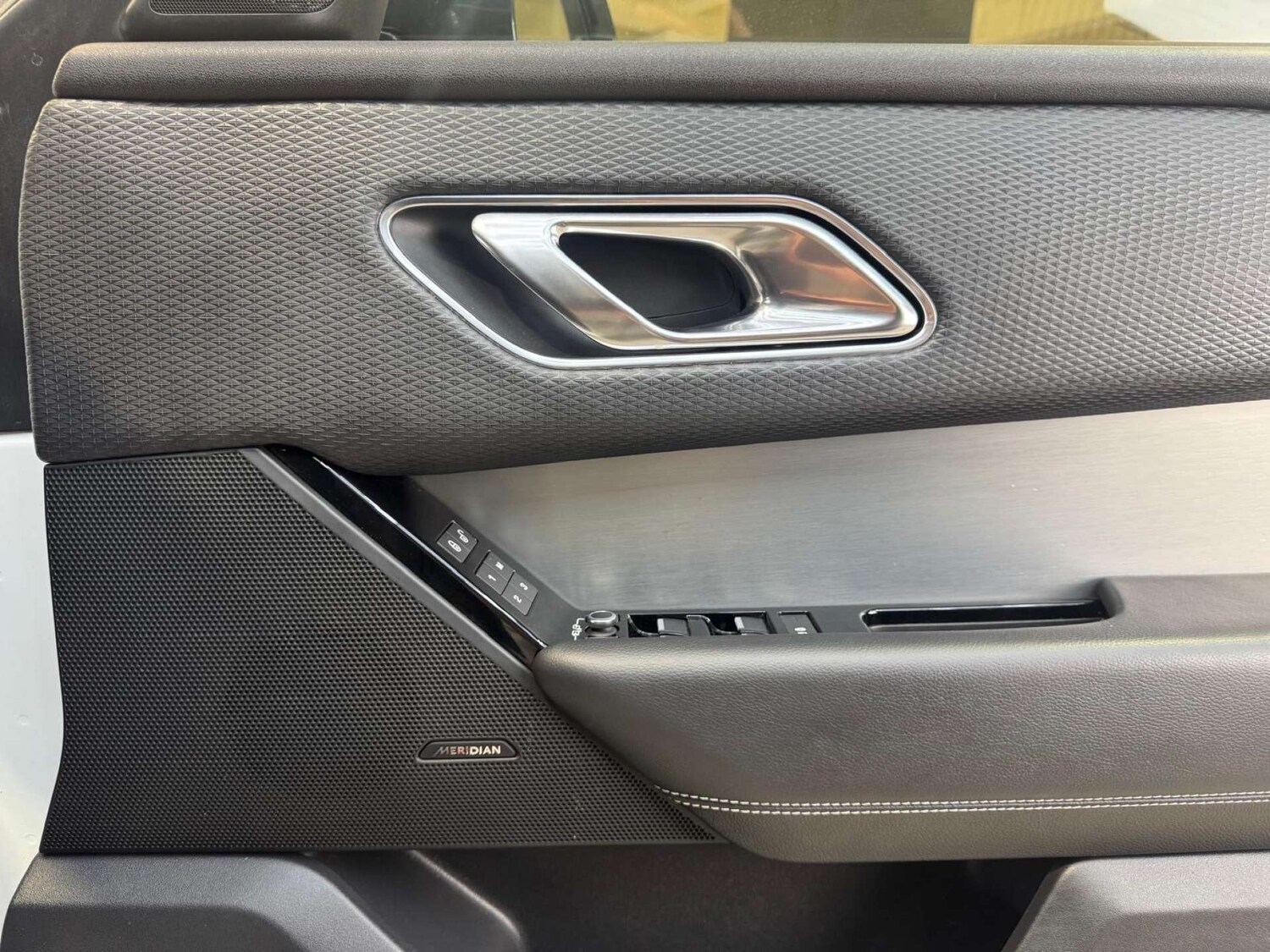 Used Land Rover Range Rover Velar 2018 for sale - 76681879: Photo 60