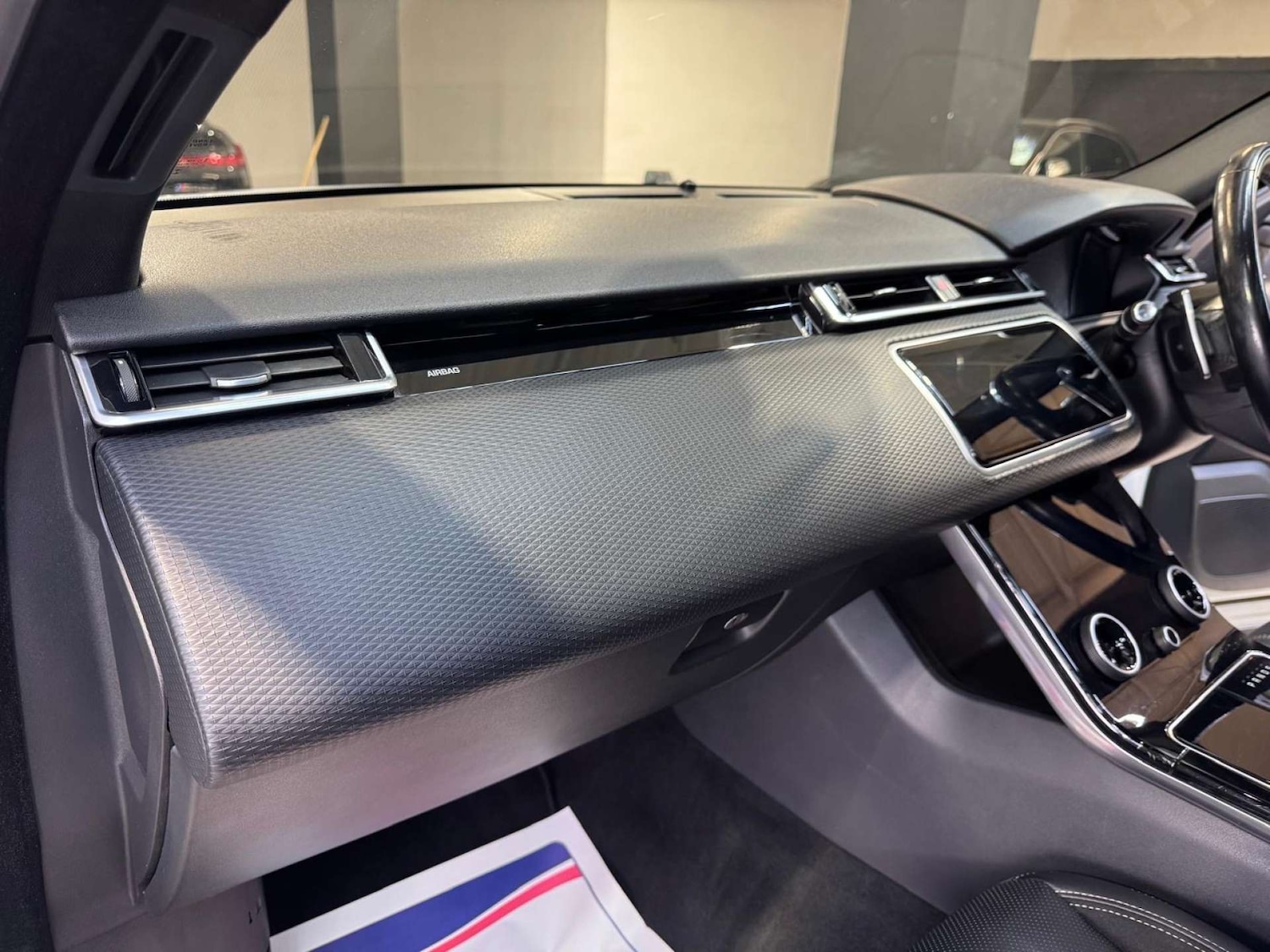 Used Land Rover Range Rover Velar 2018 for sale - 76681879: Photo 80