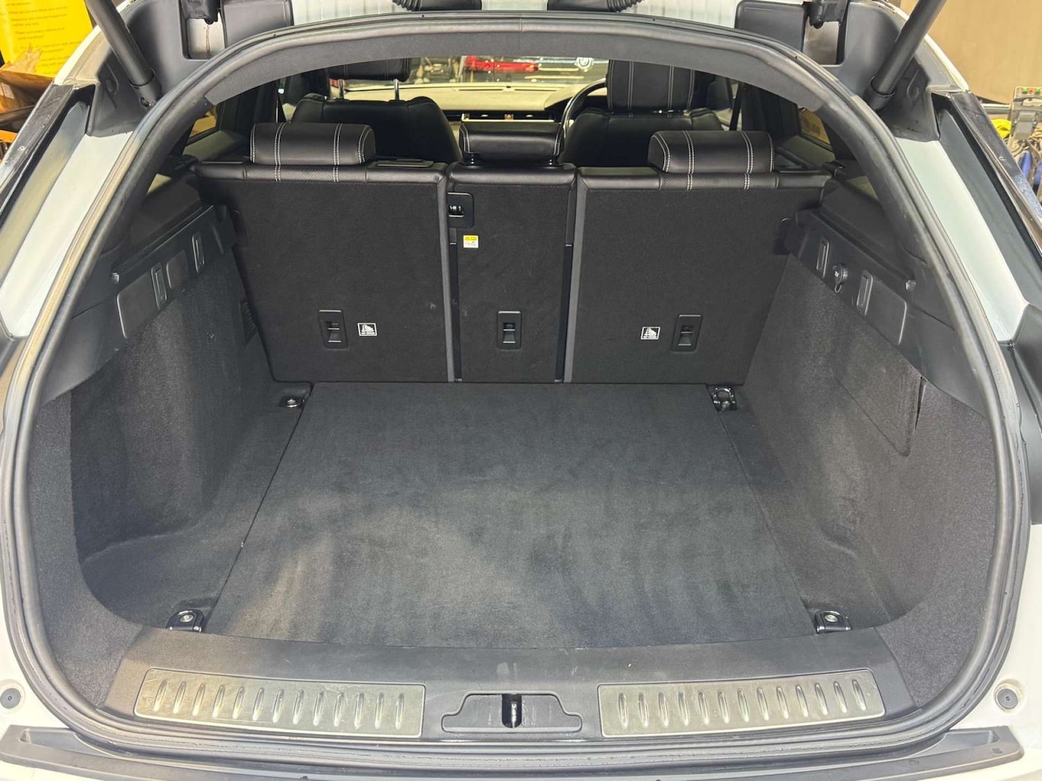 Used Land Rover Range Rover Velar 2018 for sale - 76681879: Photo 85