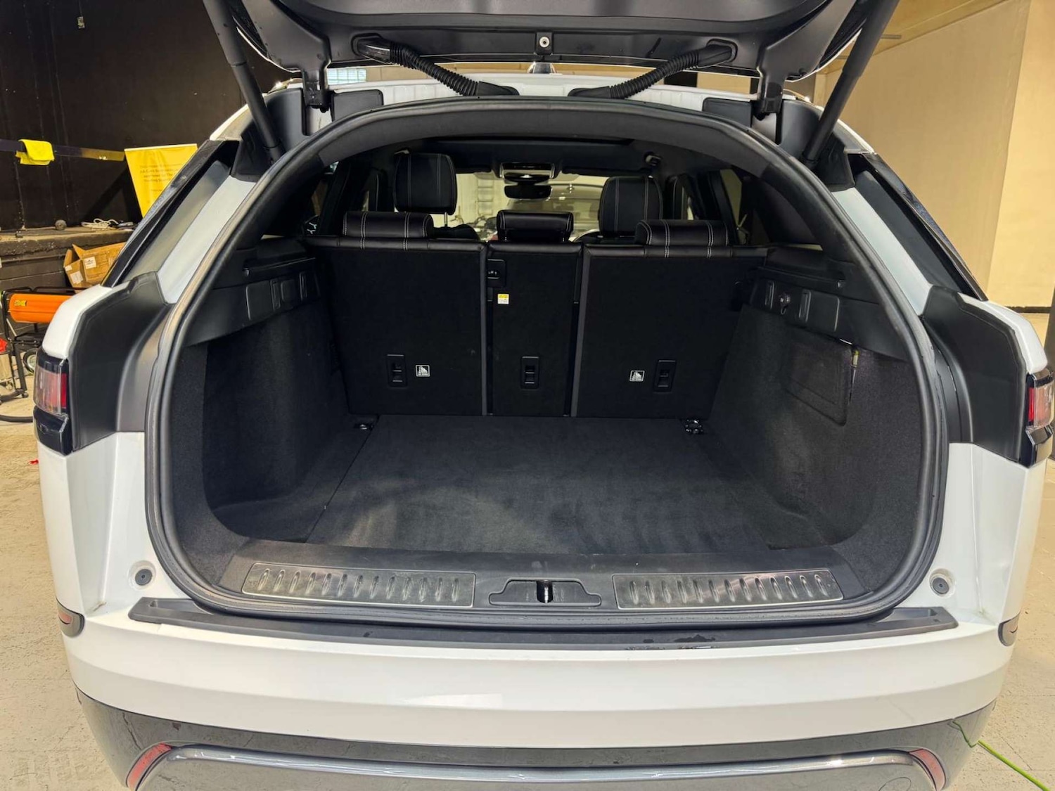 Used Land Rover Range Rover Velar 2018 for sale - 76681879: Photo 87