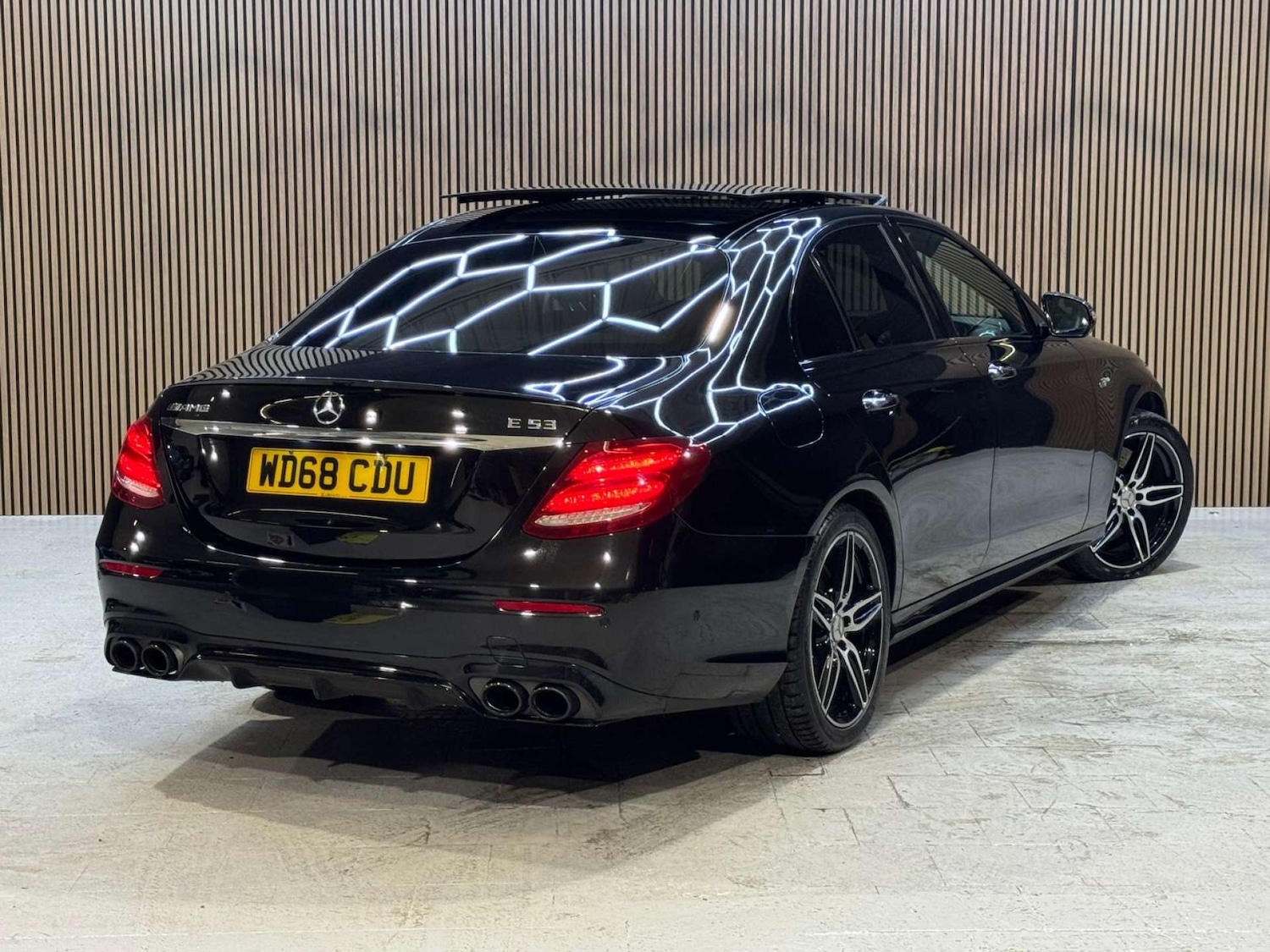 Used Mercedes-Benz E Class 2018 for sale - 77022607: Photo 2