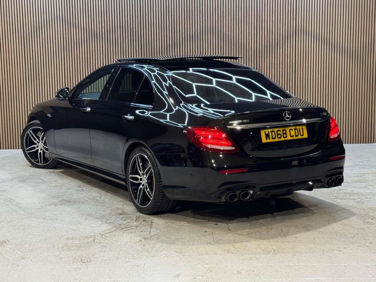 Used Mercedes-Benz E Class 2018 for sale - 77022607: Photo 5