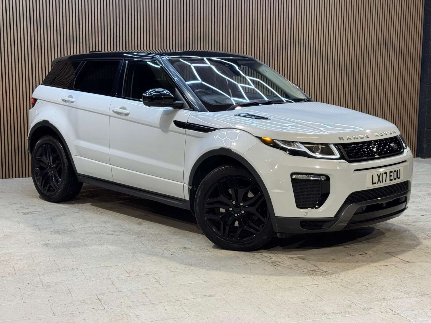 Used Land Rover Range Rover Evoque 2017 for sale - 77101107: Photo 11