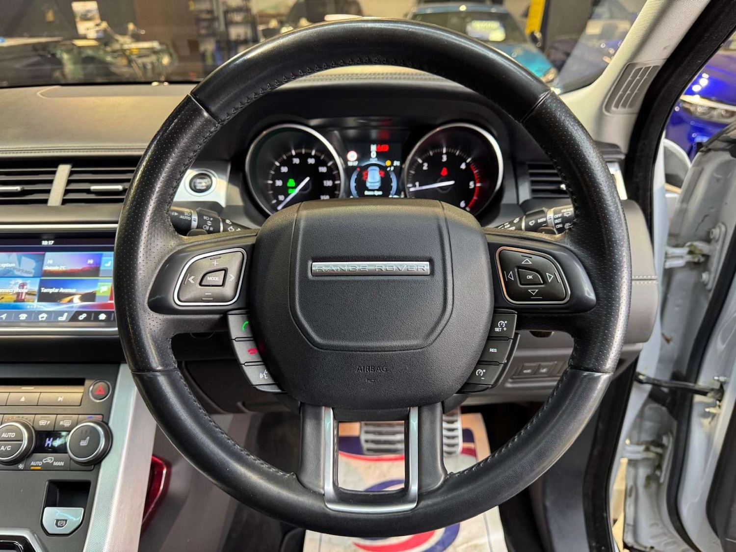 Used Land Rover Range Rover Evoque 2017 for sale - 77101107: Photo 47