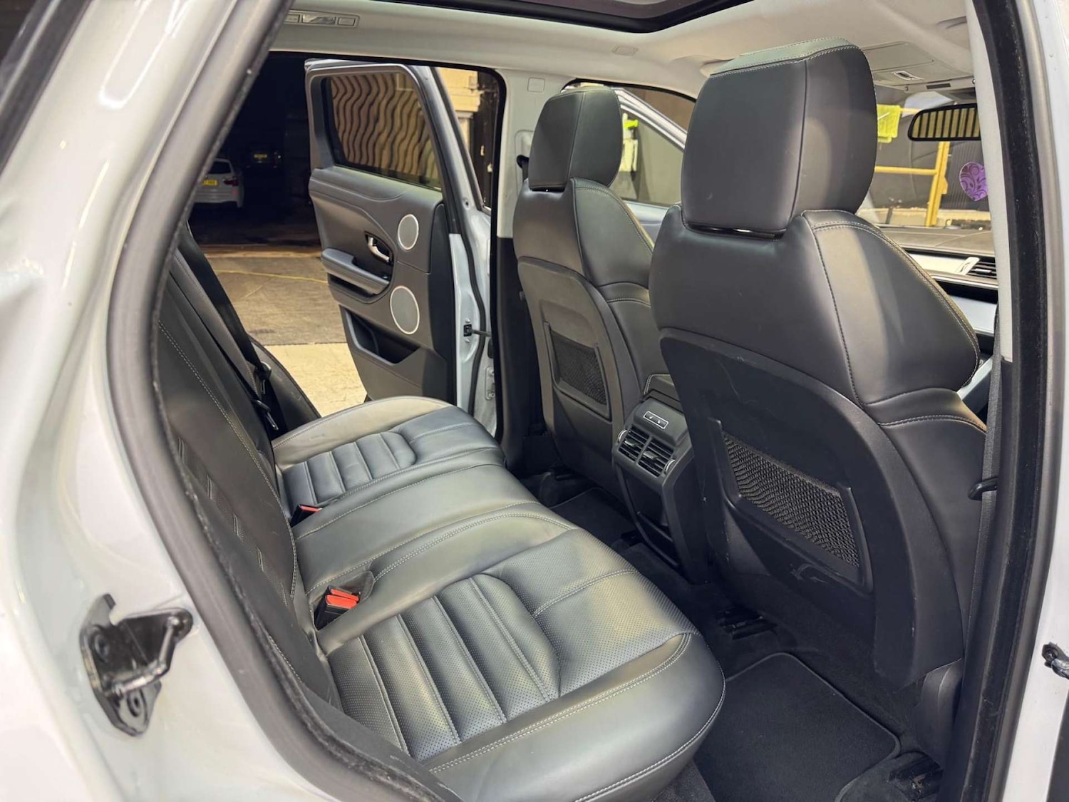 Used Land Rover Range Rover Evoque 2017 for sale - 77101107: Photo 6