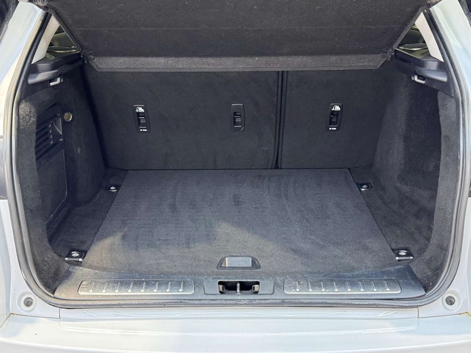 Used Land Rover Range Rover Evoque 2017 for sale - 77101107: Photo 77