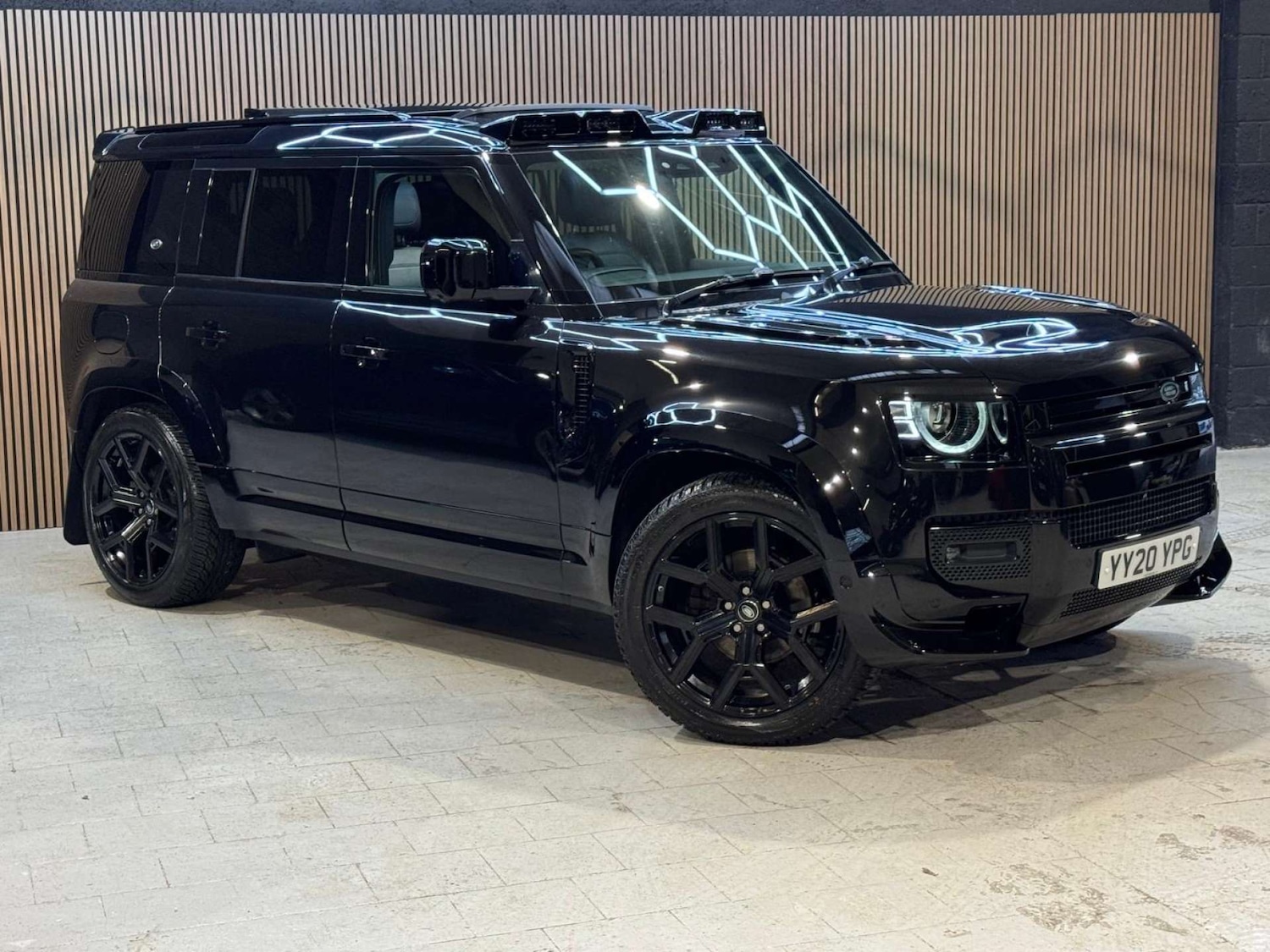 Used Land Rover Defender 2020 for sale - 77765794: Photo 11