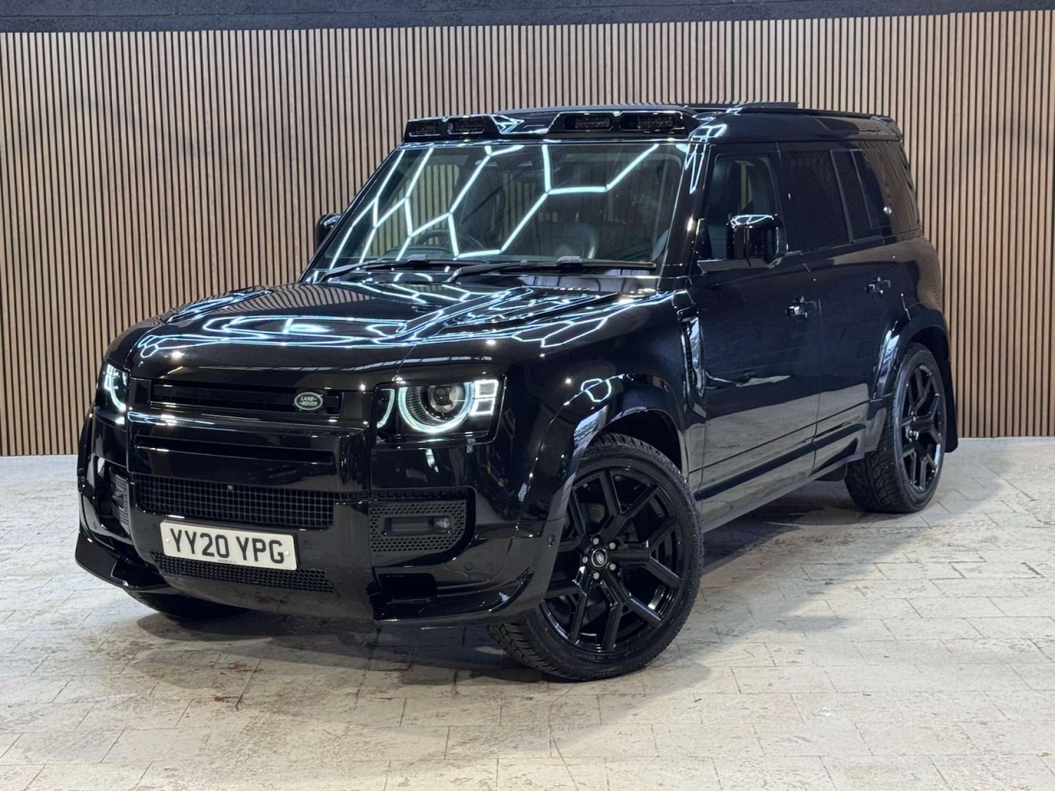 Used Land Rover Defender 2020 for sale - 77765794: Photo 4