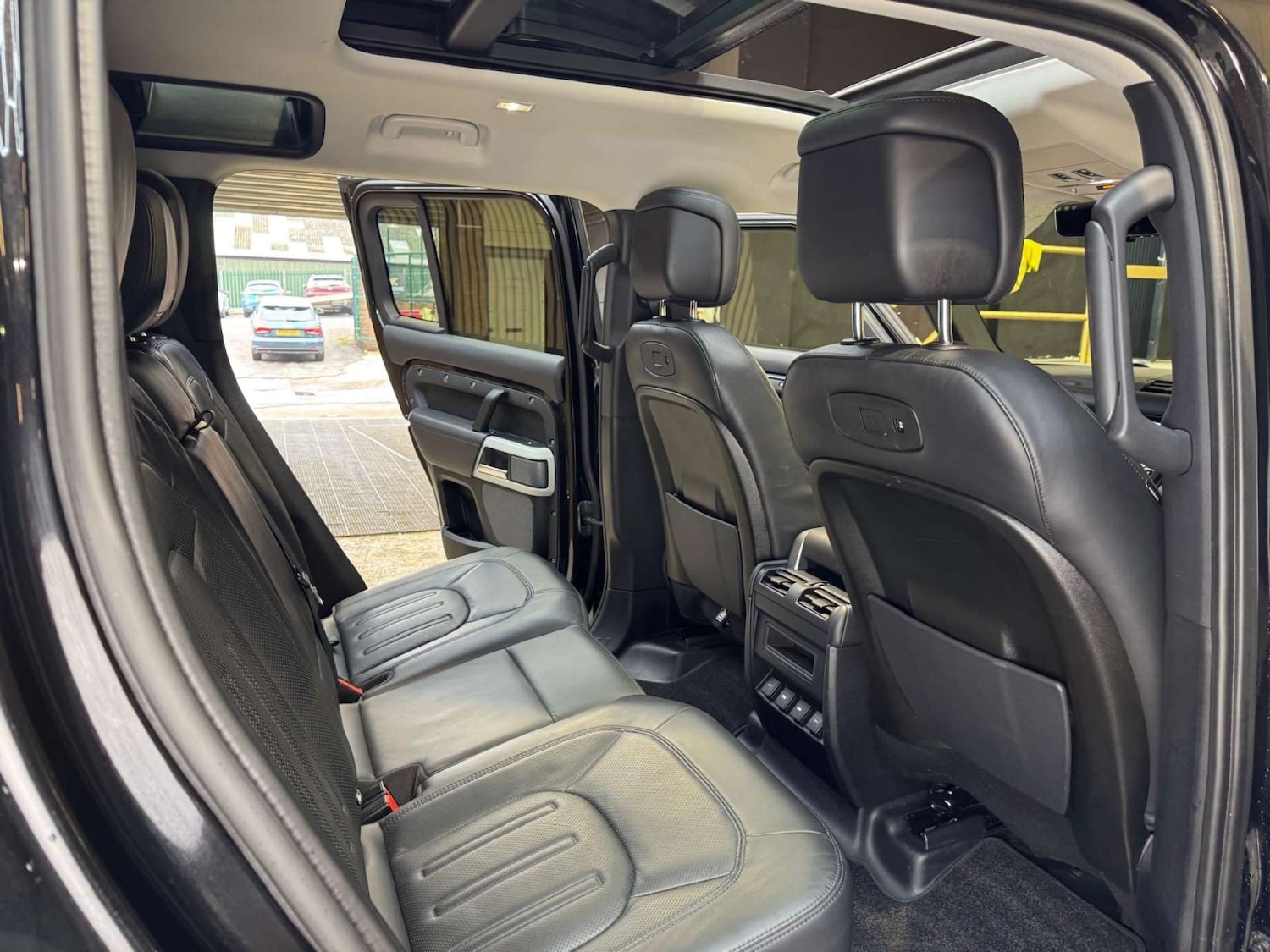 Used Land Rover Defender 2020 for sale - 77765794: Photo 6