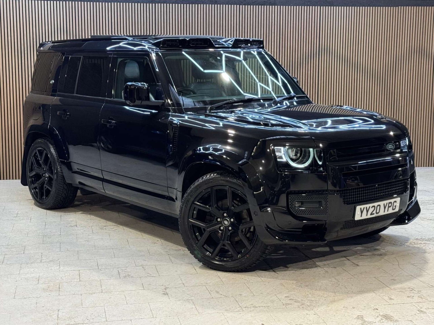 Used Land Rover Defender 2020 for sale - 77765794: Photo 7