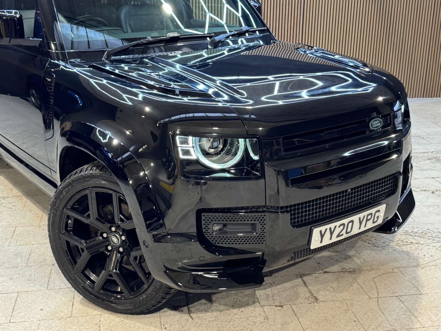 Used Land Rover Defender 2020 for sale - 77765794: Photo 8