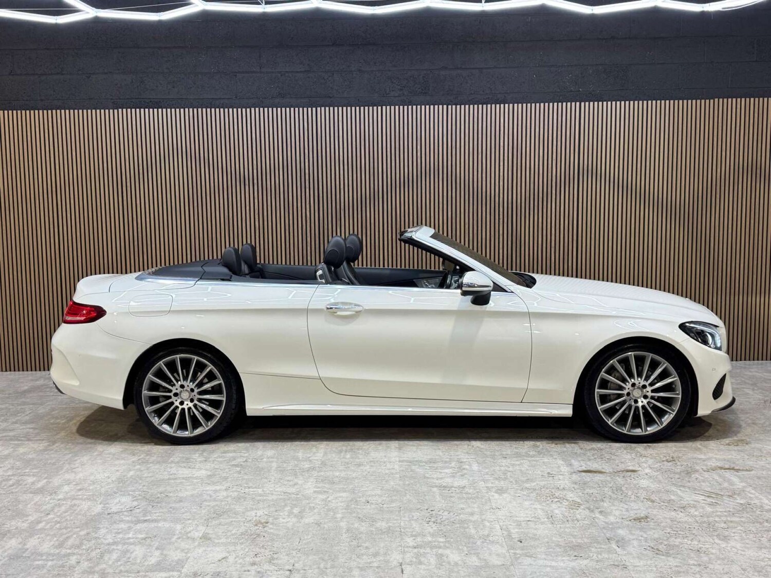 Used Mercedes-Benz C Class 2017 for sale - 77946335: Photo 14