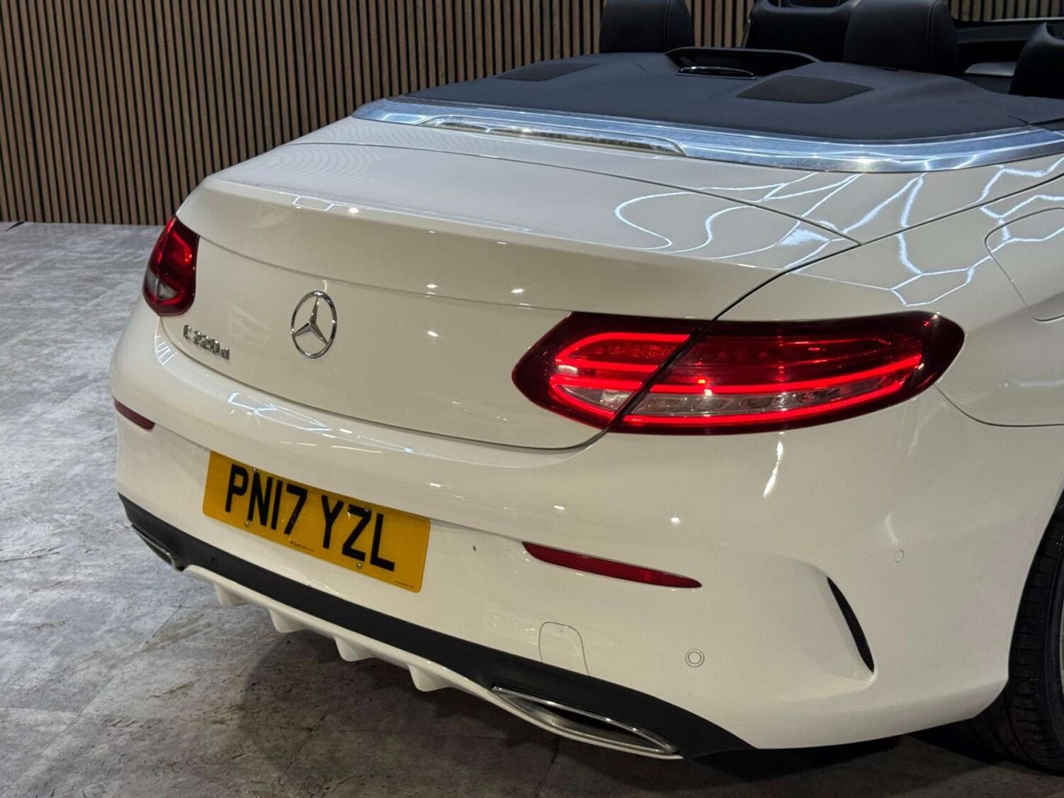 Used Mercedes-Benz C Class 2017 for sale - 77946335: Photo 23