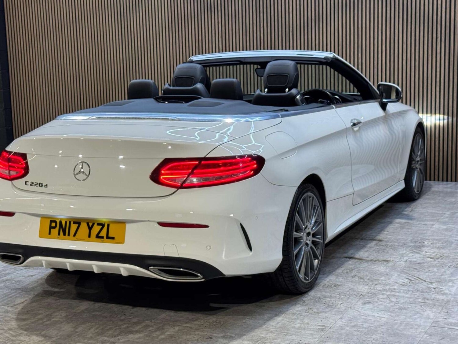 Used Mercedes-Benz C Class 2017 for sale - 77946335: Photo 27