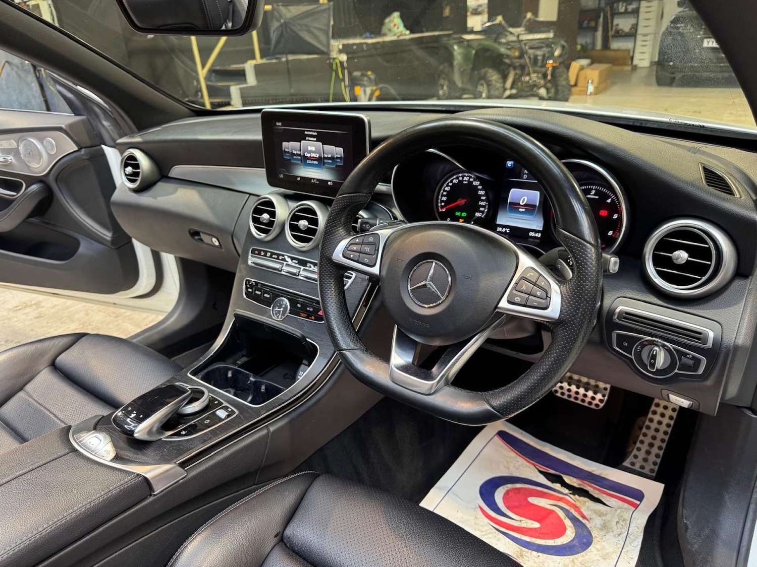 Used Mercedes-Benz C Class 2017 for sale - 77946335: Photo 3