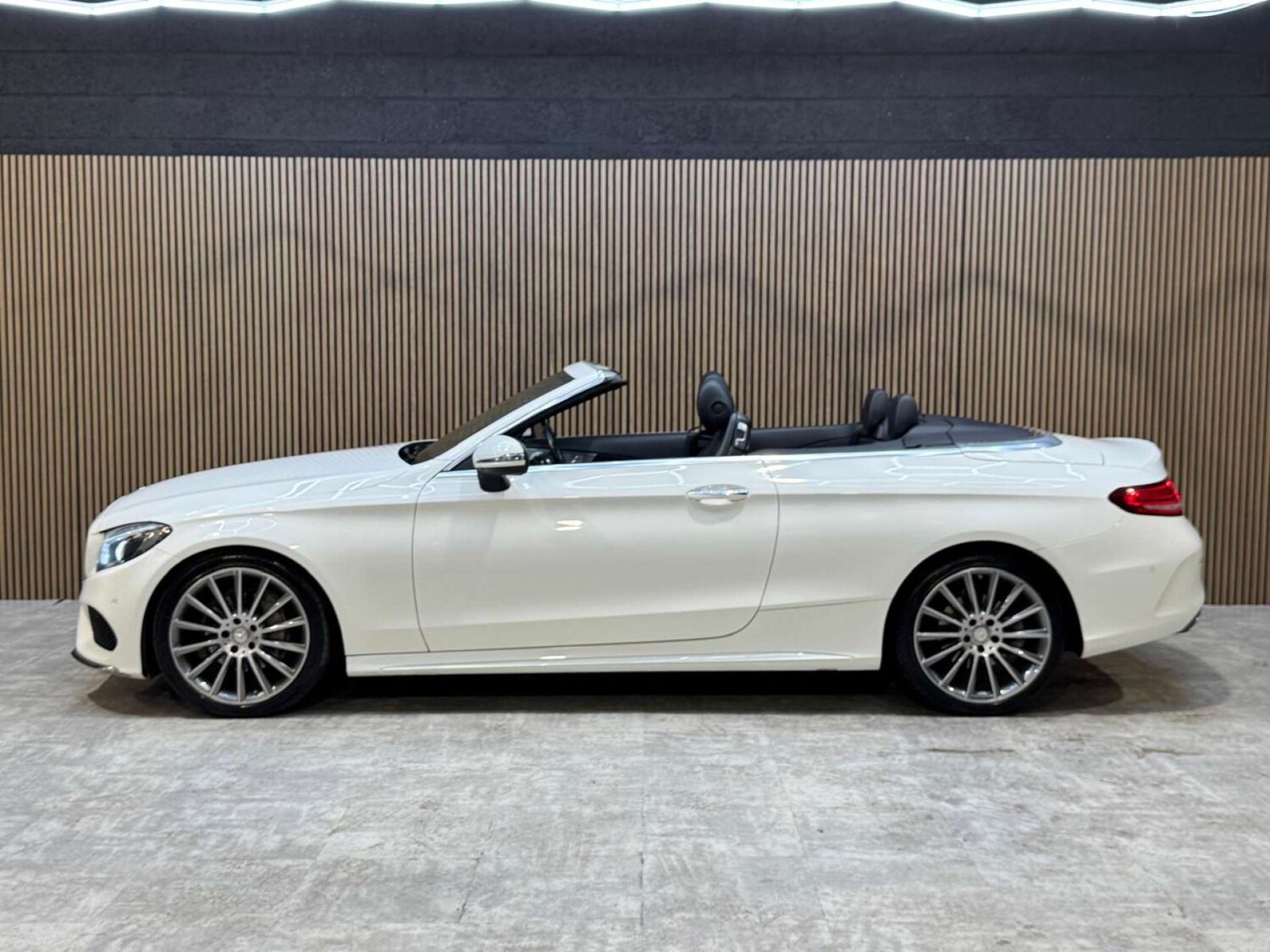 Used Mercedes-Benz C Class 2017 for sale - 77946335: Photo 31