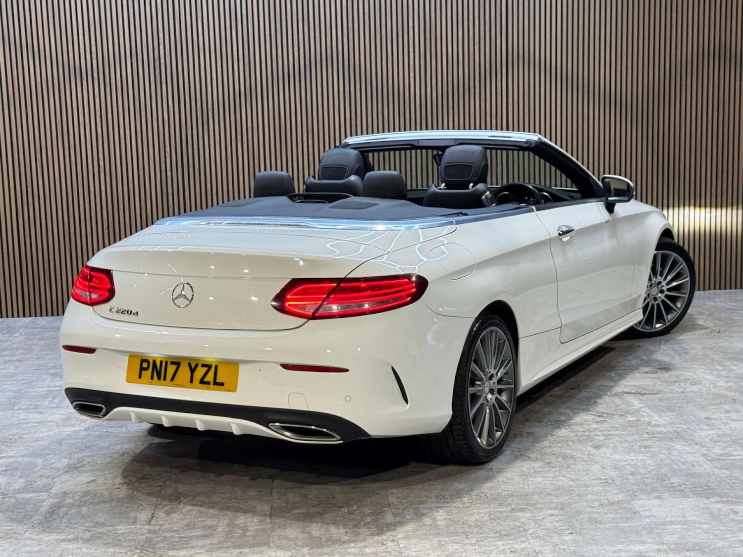 Used Mercedes-Benz C Class 2017 for sale - 77946335: Photo 5