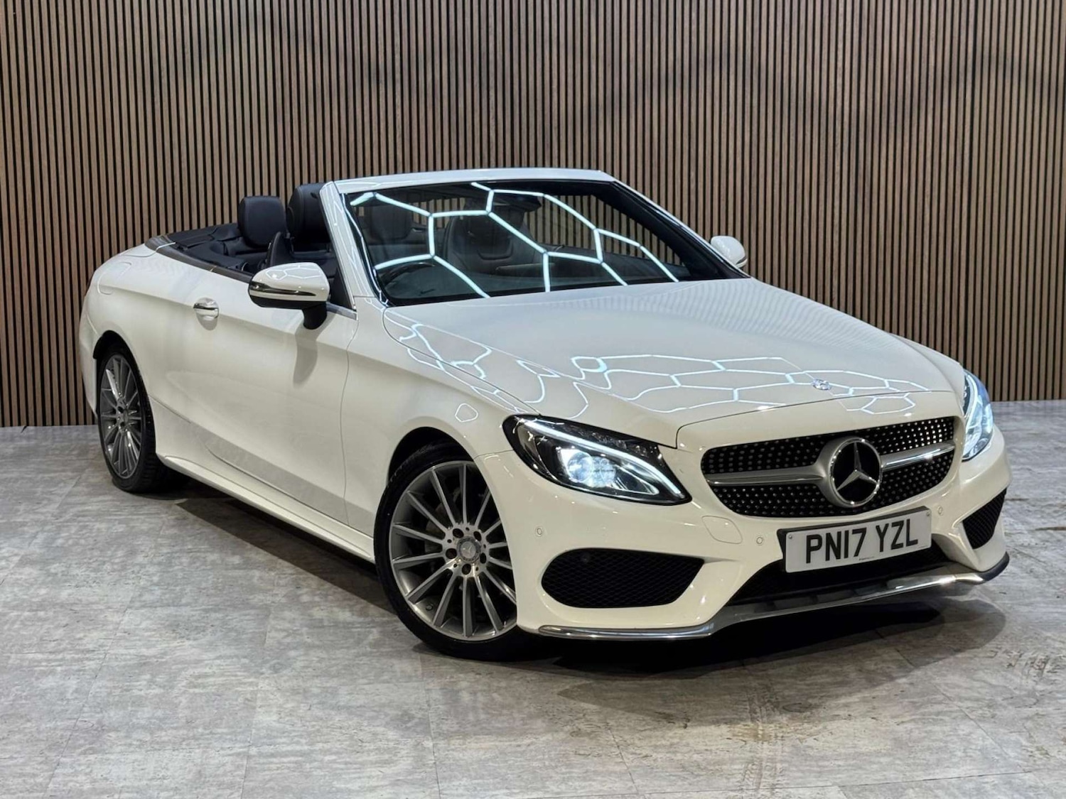 Used Mercedes-Benz C Class 2017 for sale - 77946335: Photo 7