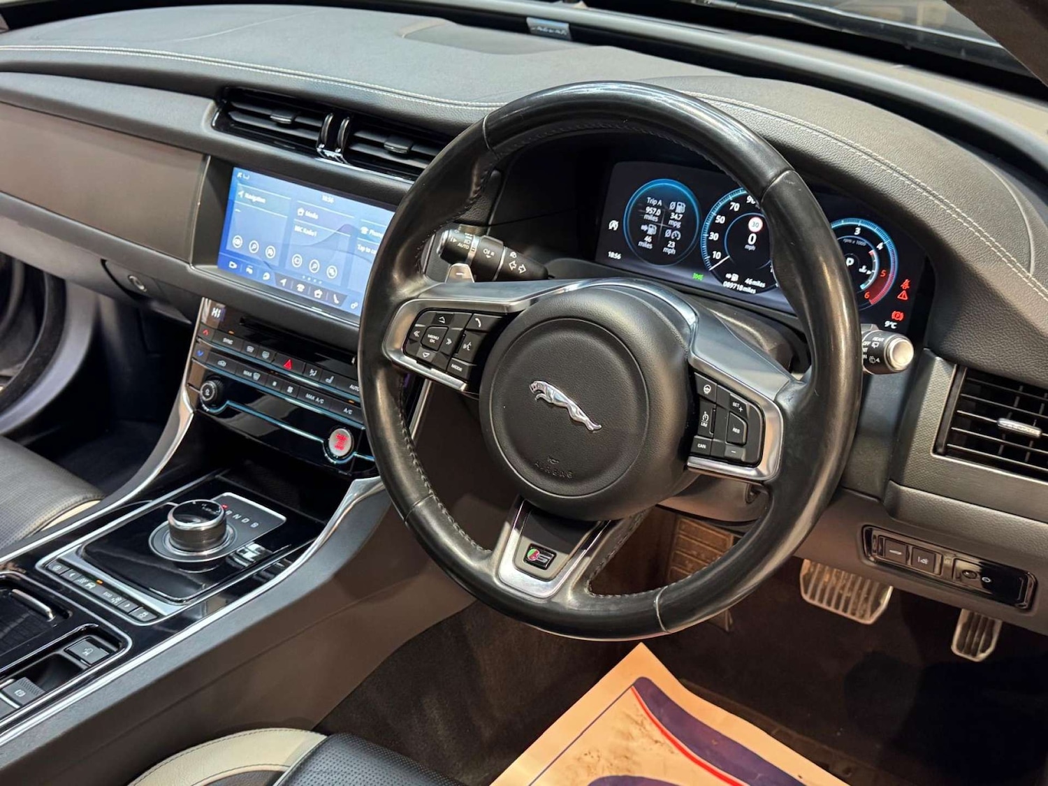 Used Jaguar XF 2018 for sale - 76919174: Photo 10