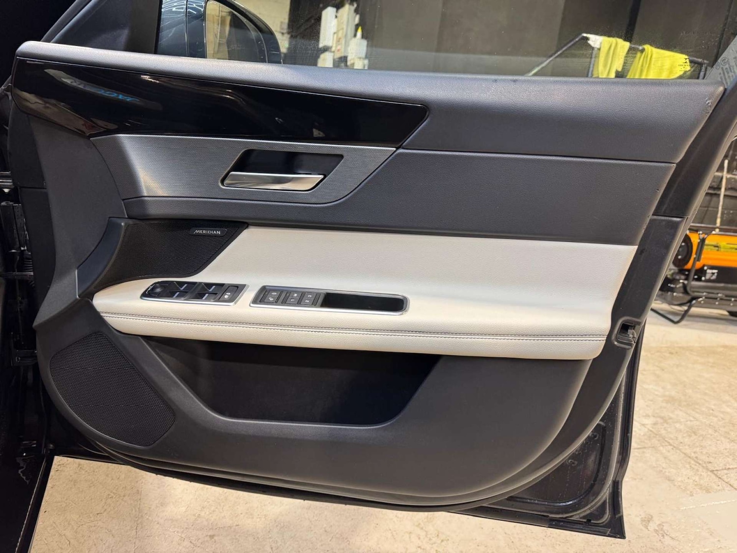 Used Jaguar XF 2018 for sale - 76919174: Photo 17