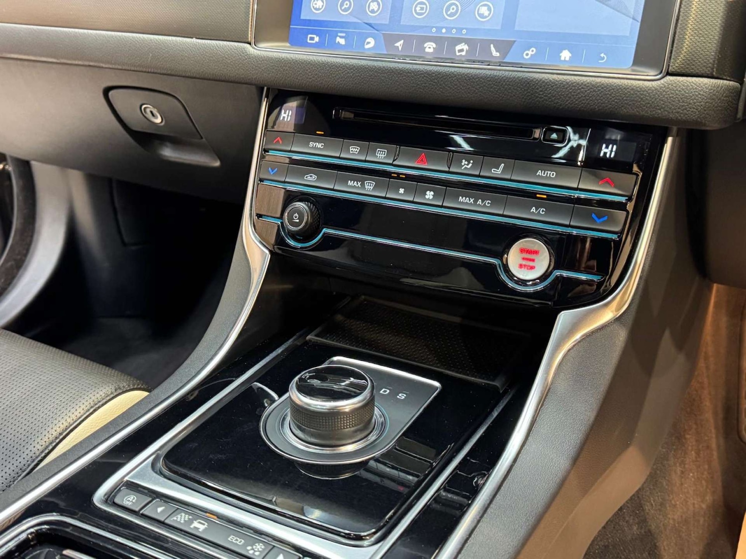 Used Jaguar XF 2018 for sale - 76919174: Photo 18