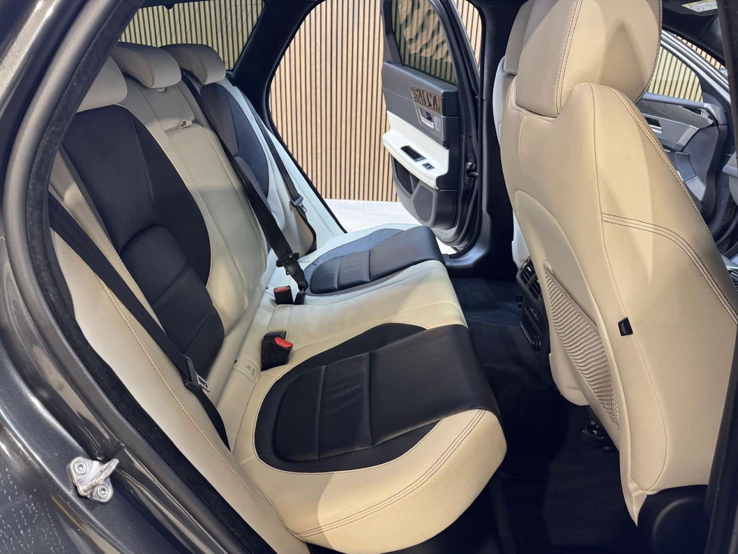 Used Jaguar XF 2018 for sale - 76919174: Photo 20