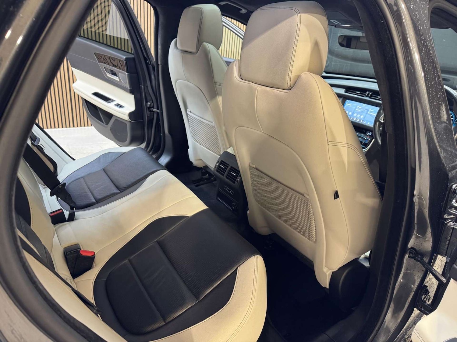 Used Jaguar XF 2018 for sale - 76919174: Photo 21