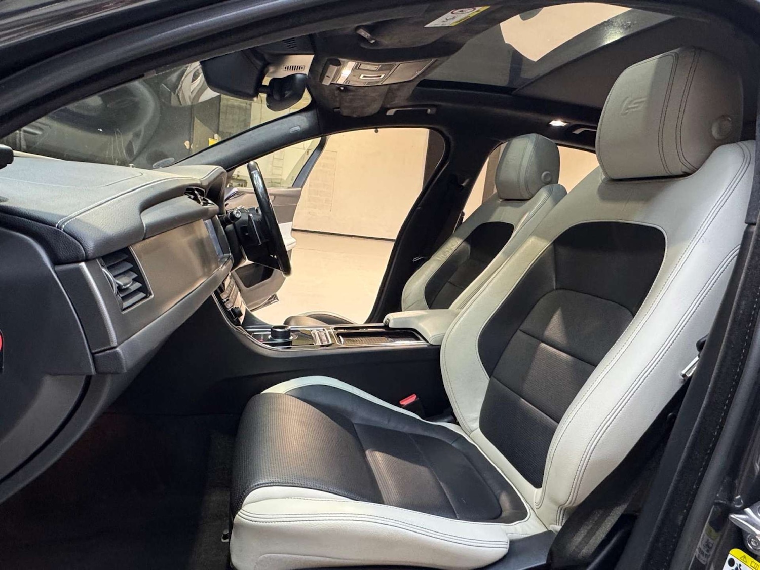 Used Jaguar XF 2018 for sale - 76919174: Photo 29