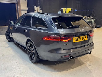 Used Jaguar XF 2018 for sale - 76919174: Photo