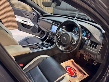 Used Jaguar XF 2018 for sale - 76919174: Photo