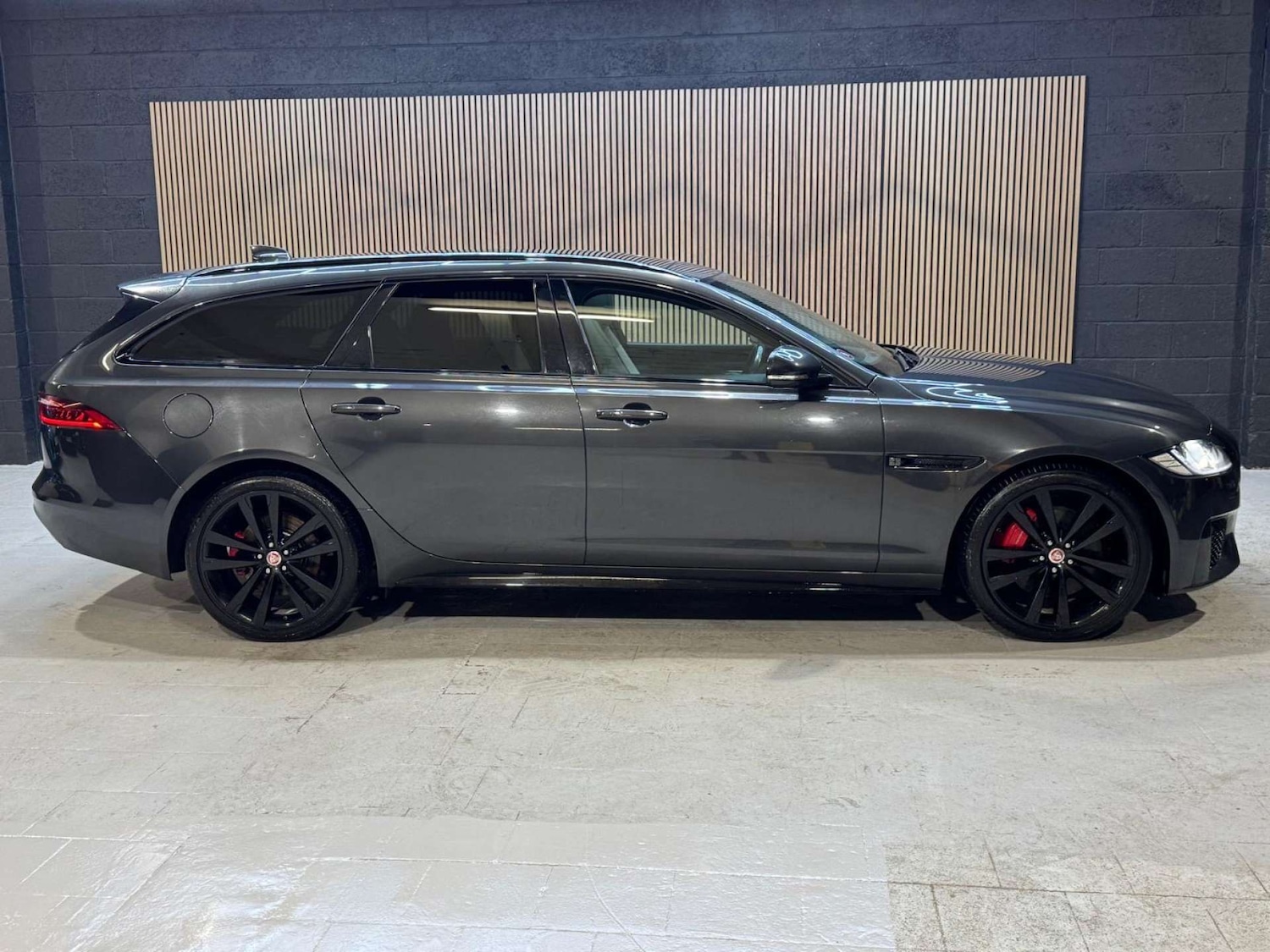 Used Jaguar XF 2018 for sale - 76919174: Photo 8