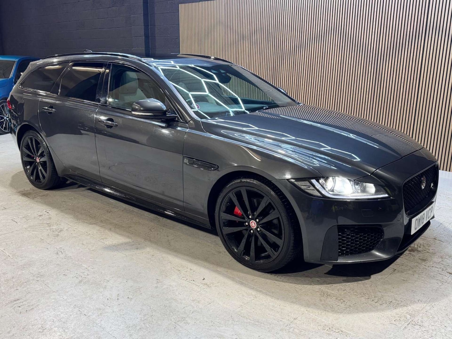 Used Jaguar XF 2018 for sale - 76919174: Photo 9