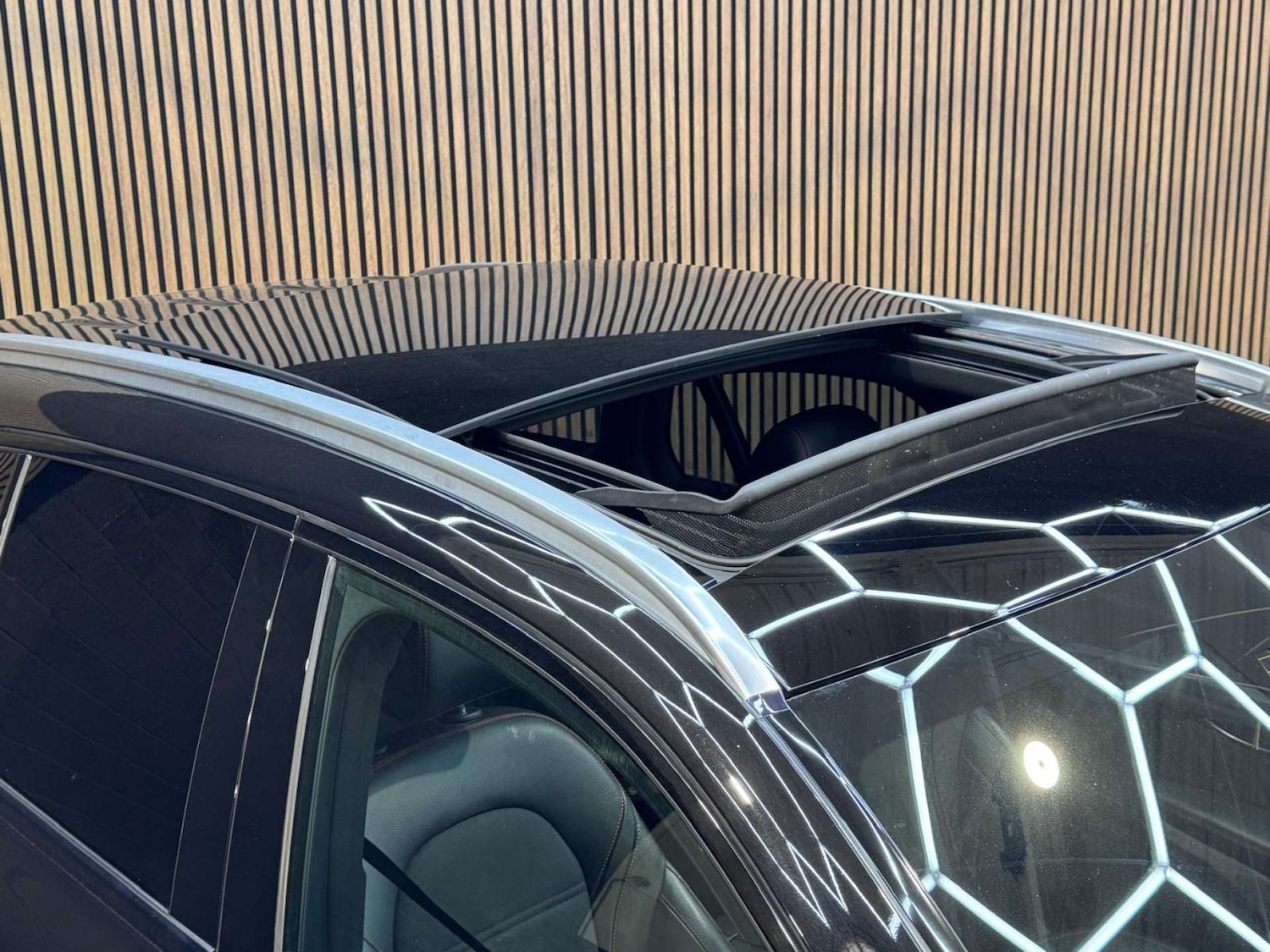 Used Mercedes-Benz GLC 2018 for sale - 77917747: Photo 17