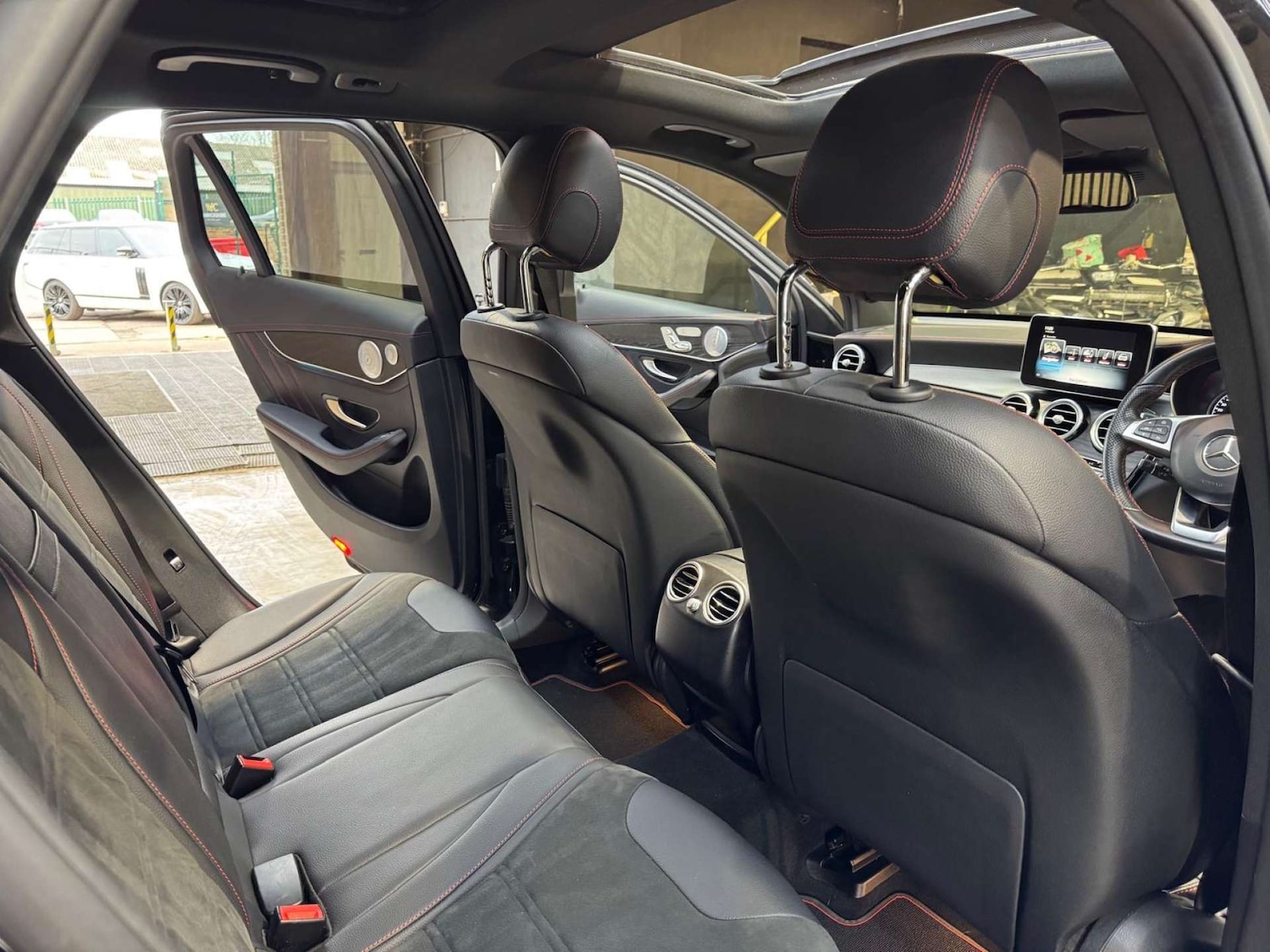 Used Mercedes-Benz GLC 2018 for sale - 77917747: Photo 6